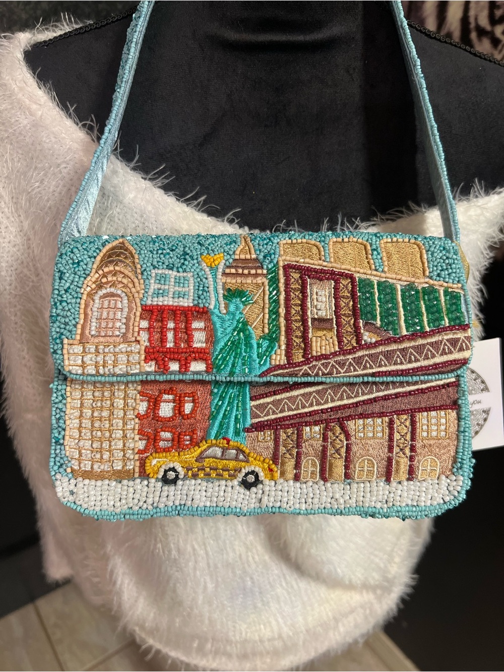 Made in India New York City-themed beaded shoulder bag-NWT - Picture 5 of 12